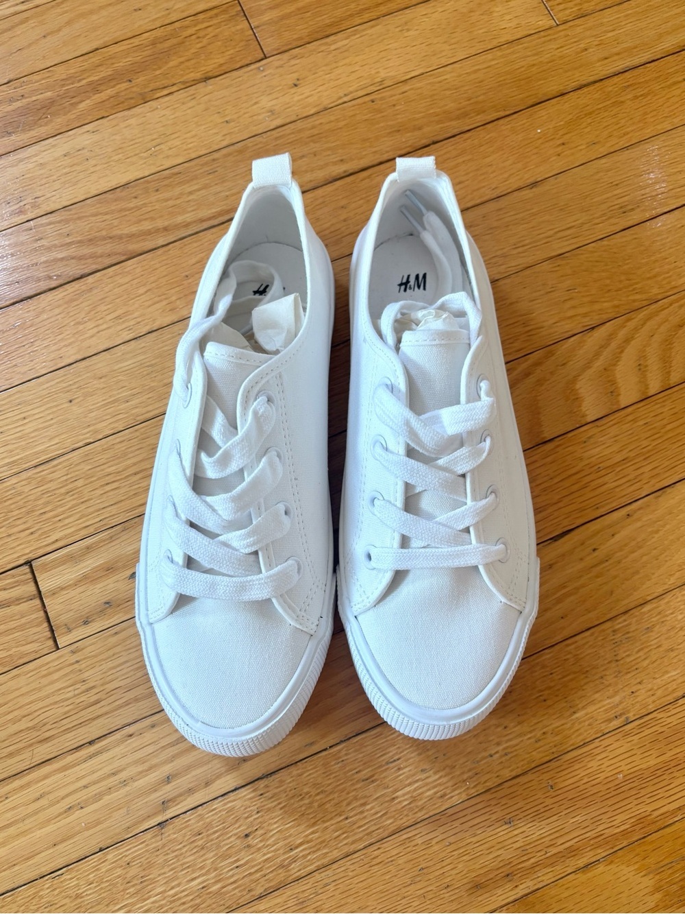H&M White Canvas Low-Top Sneakers size 5 - Picture 2 of 10